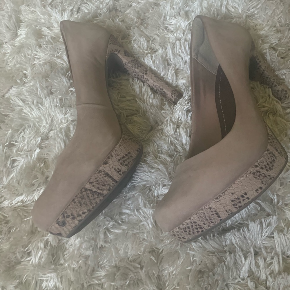Ladies platform heels/shoes - Picture 2 of 5